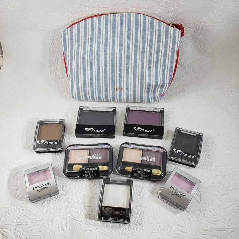 Large Eyeshadow bundle - FREE bag